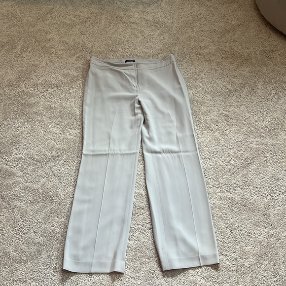 Louben ladies suit - Picture 3 of 4